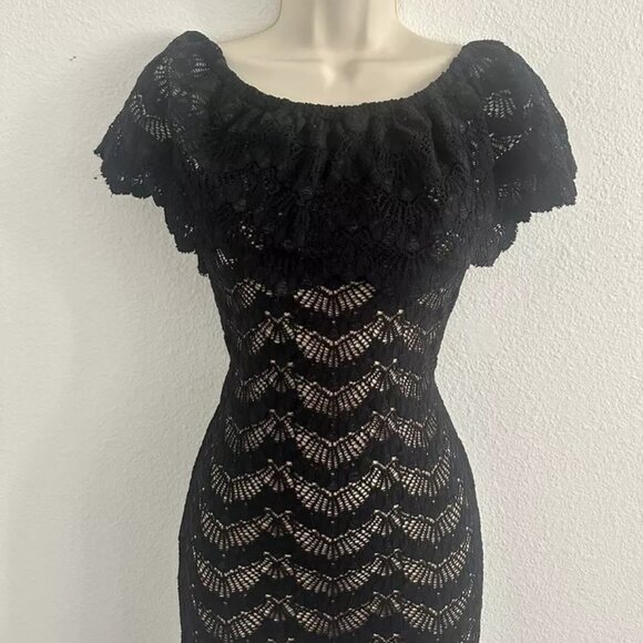 Nightcap Clothing Black Nude Lace Mini Dress Off the Shoulder Stretch Sz 2 Small - Picture 4 of 10